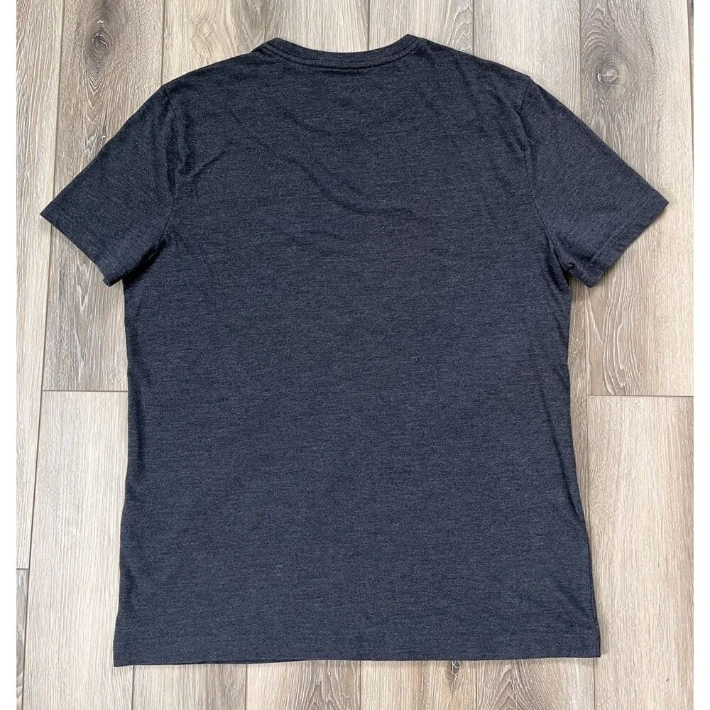 Banana Republic Charcoal Gray White 45RPM Graphic T-shirt Adult Size Large